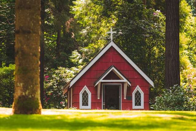 small church_pexels_710905 small church